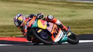 Álvaro Carpe logra su primera 'pole' en el Mundial de Moto3