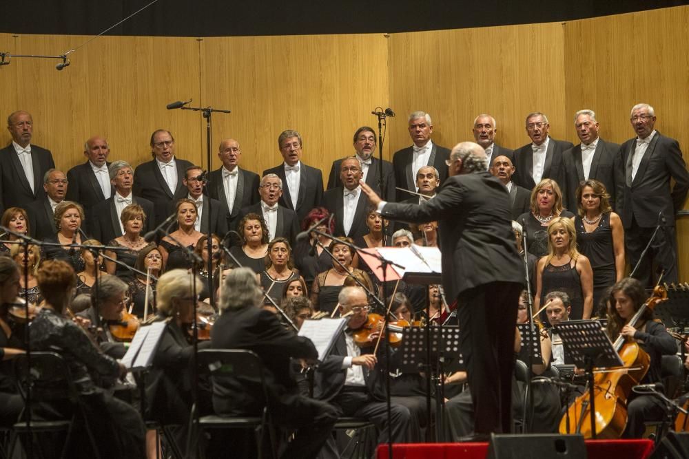 El concierto de la Coral Casablanca, uno de los clásicos del verano vigués, cierra la temporada de conciertos del auditorio del parque de Castrelos