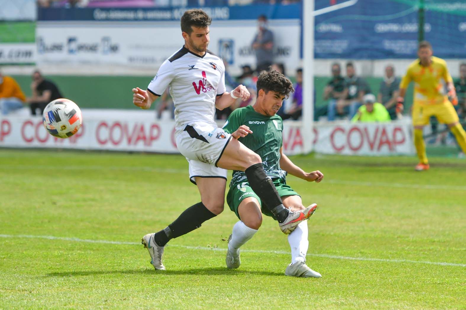 El triunfo del Pozobblanco ante el Córdoba B, en imágenes