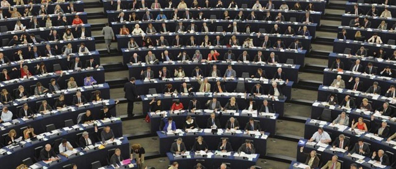 Primer portazo de Bruselas a la petición de Canarias de prohibir comprar casas a los extranjeros