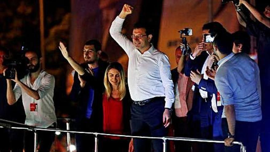 Ekrem Imamoglu celebra la seva victòria a Istanbul