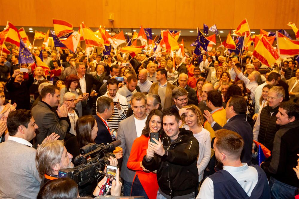 Inés Arrimadas: "Pedro Sánchez es un peligro público"