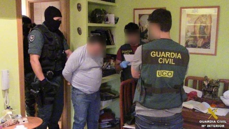 La fiesta sexual de un constructor destapó la red de prostitución de menores en O Barco