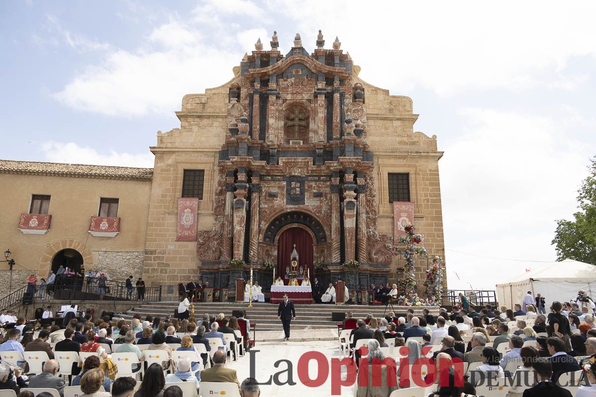 Fiestas de Caravaca | Imposición de cruces a los nuevos hermanos cofrades de la Vera Cruz