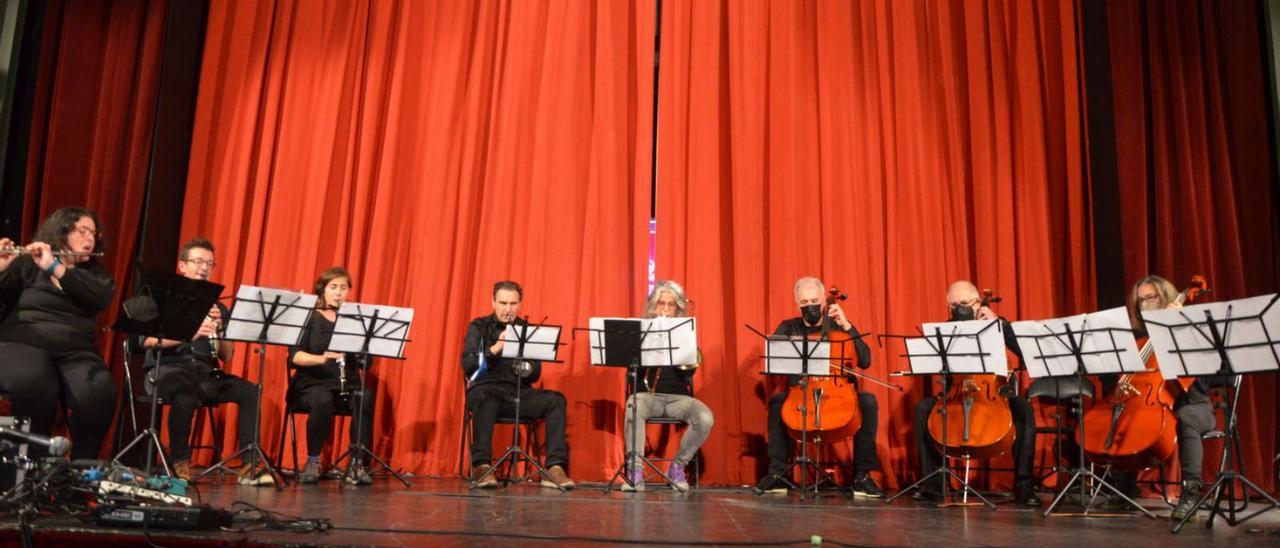 Una de las actuaciones del recital que ofrecieron ayer los alumnos de la Escuela de Música. | B. G.