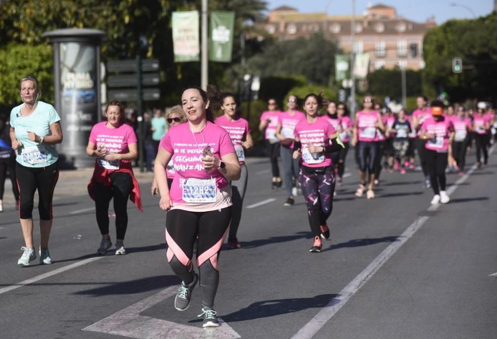 Ambiente en la V Carrera de la Mujer de Murcia