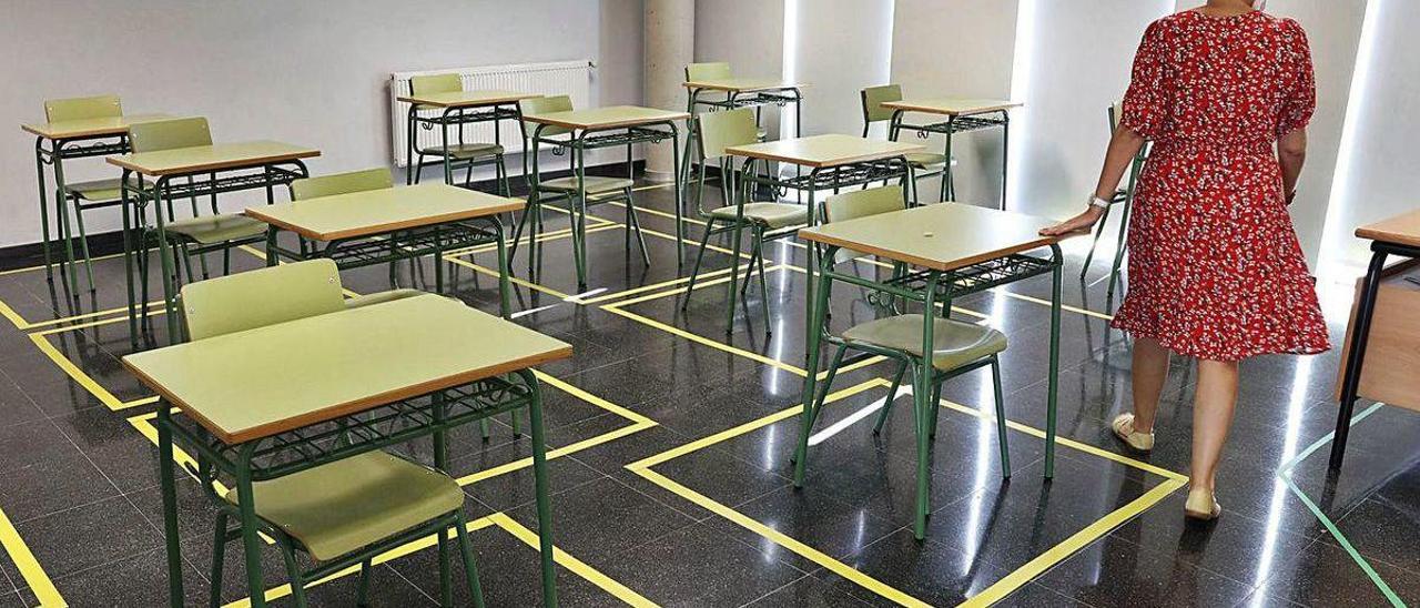 Una de las clases de la ESAD, con los espacios separados para cada alumno.