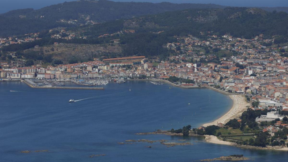 Vista aérea del litoral de Cangas. | RICARDO GROBAS