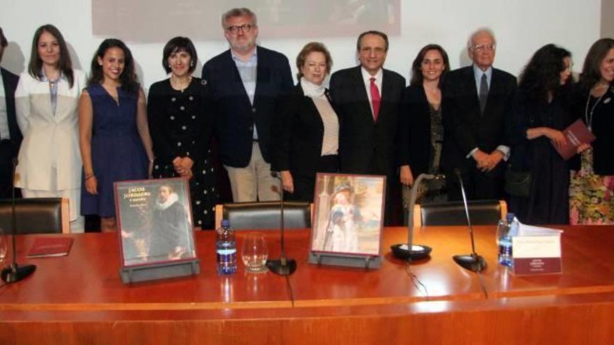 D&#039;esquerra a dreta, Aitor Moll, conseller delegat de Prensa Ibérica; Tamara Alba i Patricia Argibay, de l&#039;Instituto Moll; Ana Diéguez, directora de l&#039;Instituto Moll; Miguel Falomir, director del Museo del Prado; Arantxa Sarasola, vicepresidenta de Prensa Ibérica; Javier Moll, president de Prensa Ibérica; Arantxa Moll, consellera de Prensa Ibérica i responsable de l&#039;Instituto Moll; Matías Díaz Padrón, president d&#039;honor de l&#039;Instituto Moll; Jahel Sanzsalazar i Magdalena García, de l&#039;Instituto Moll.