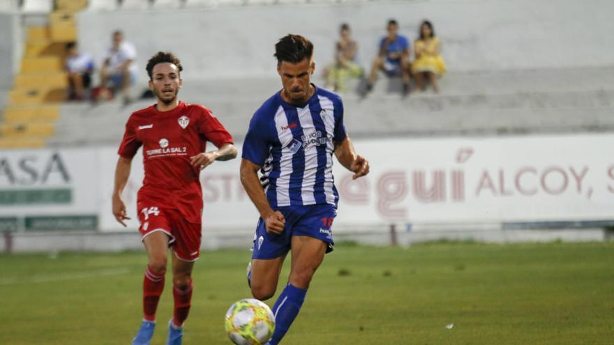 El Alcoyano acaricia el millar de abonados la semana del debut liguero en El Collao