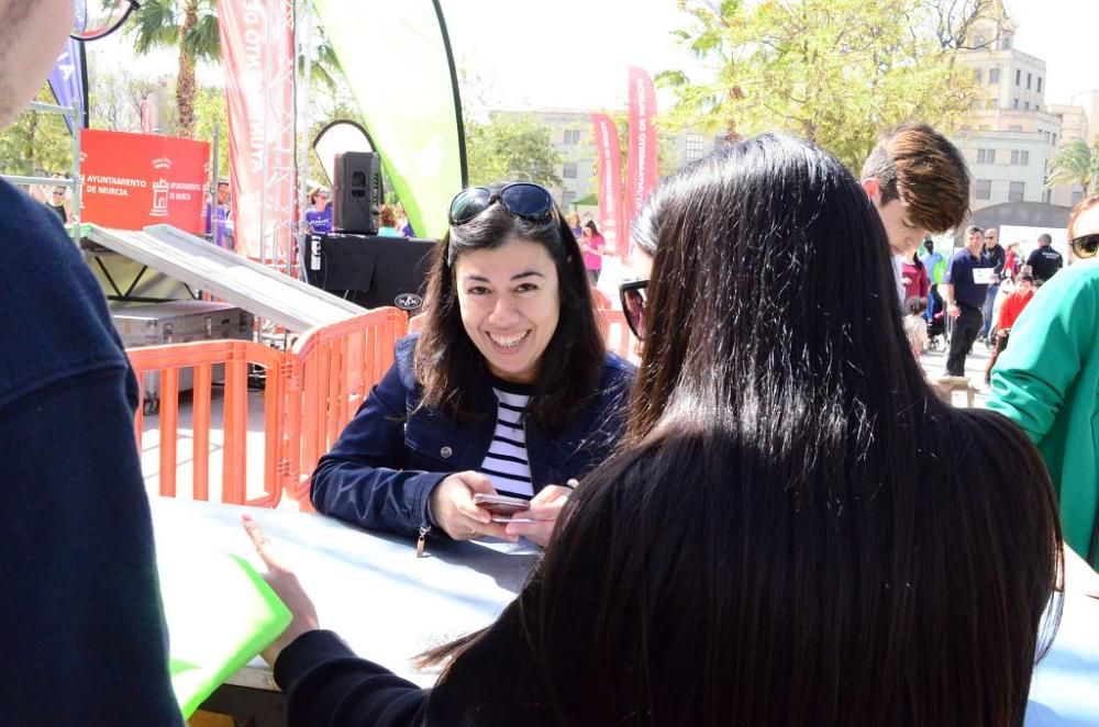 Entrega de dorsales de la III Carrera de la Mujer