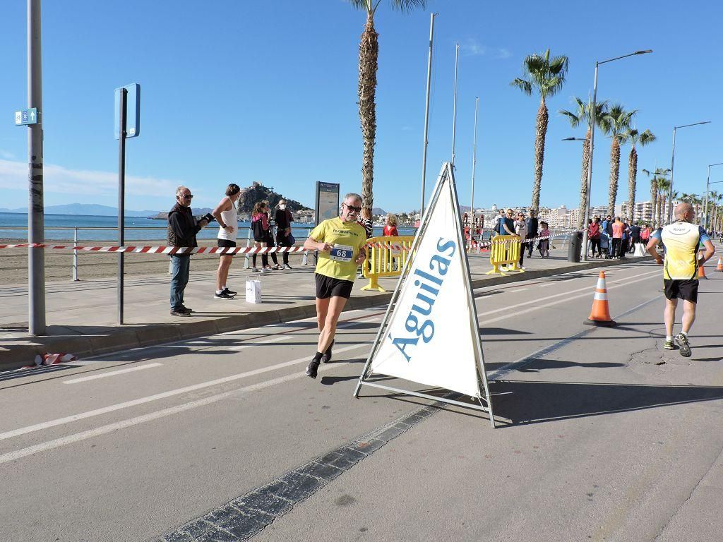 Estos todas las imágenes de la Media Maratón de Águilas