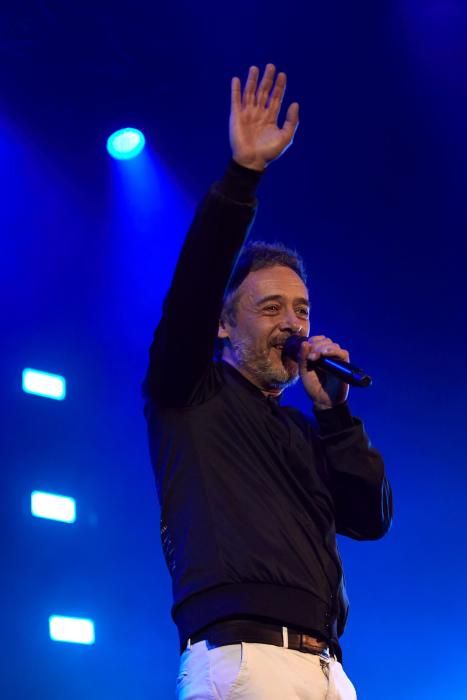 Moments del concert de 'Love of Lesbian' aquest dissabte al Palau Sant Jordi