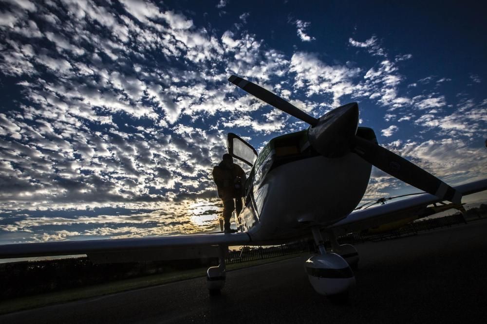 Manuel Díaz y su copiloto inician su vuelo desde la Morgal a Plymouth