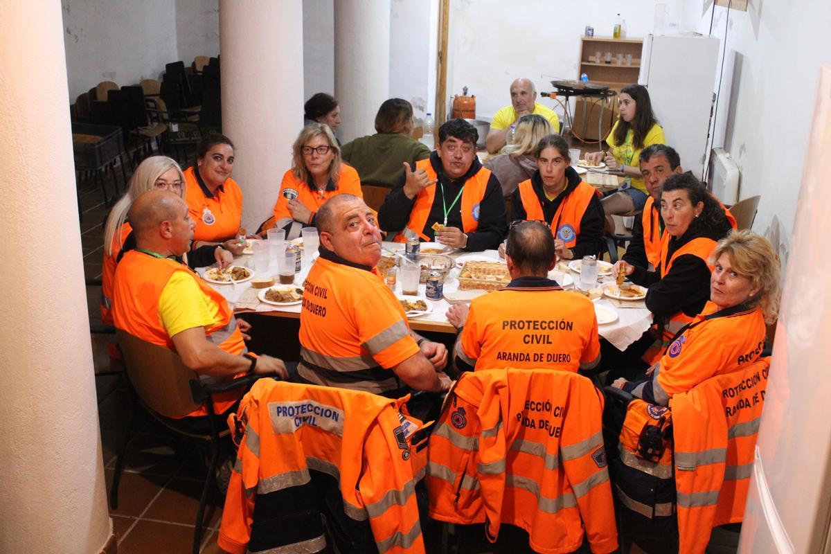 Miembros de Protección Civil de Aranda de Duero, en Sanabria.