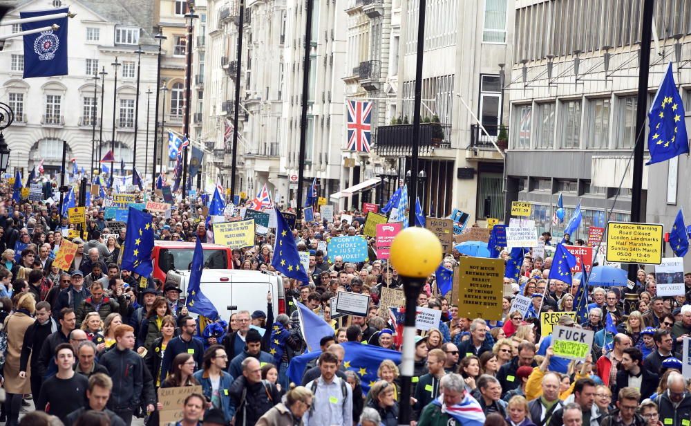 Miles de personas marchan por un nuevo Brexti