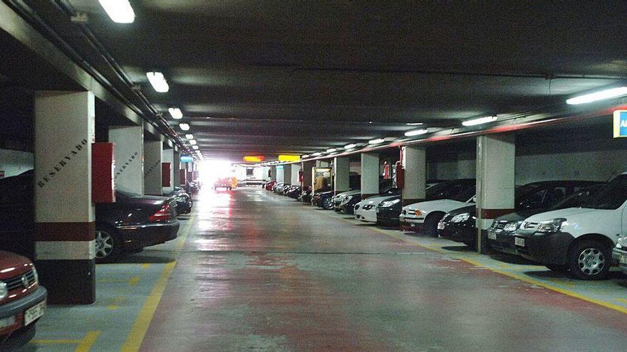 Interior del aparcamiento subterráneo de los Cantones.
