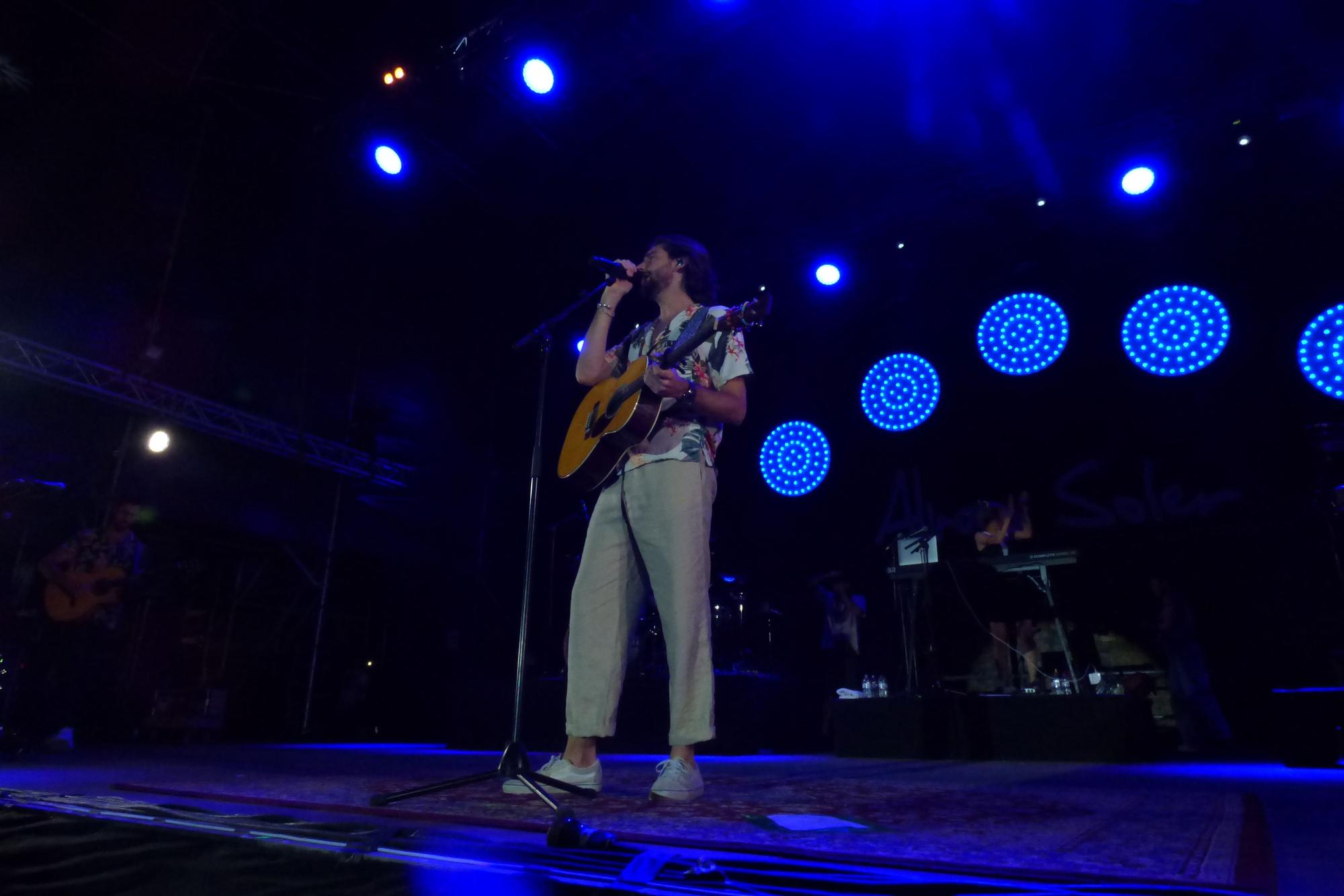 Sara Roy, Greg Taro i Alvaro Soler animen un públic enèrgic a la Ciutadella de Roses