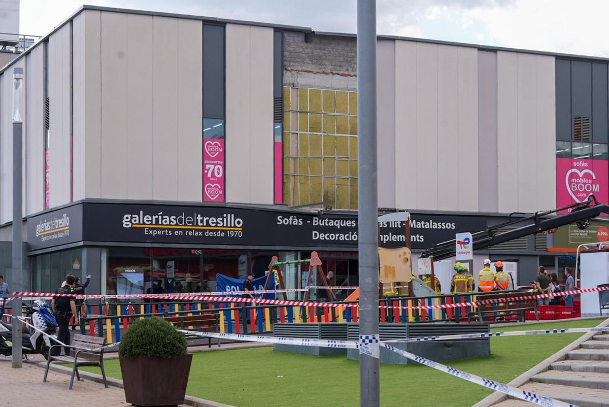 Un muerto por el derrumbe en el Centro Comercial de Sabadell