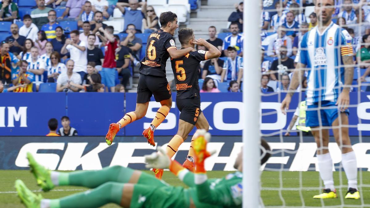 Pualista tras marcar el primer gol del RCD Espanyol - Valencia CF