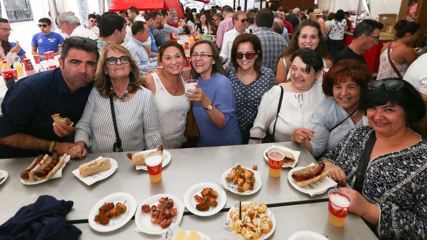 La desaparición de la Fira de la Tapa hace tres años ha dejado un vacío gastronómico-festivo que pretende cubrirse con el Mesón del Porrat. | MEDITERRÁNEO