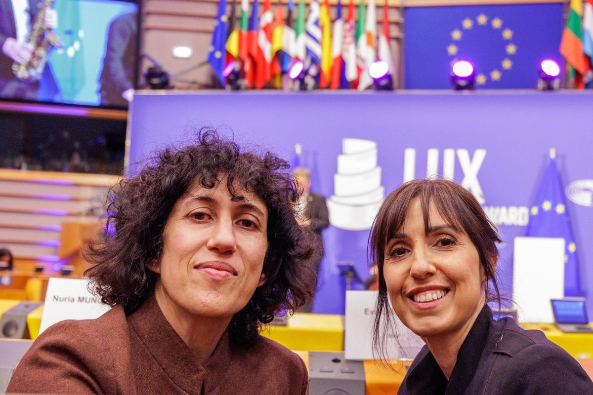 Eva Libertad y Nuria Muñoz-Ortiz, en la ceremonia de entrega de los Premios LUX del Parlamento Europeo