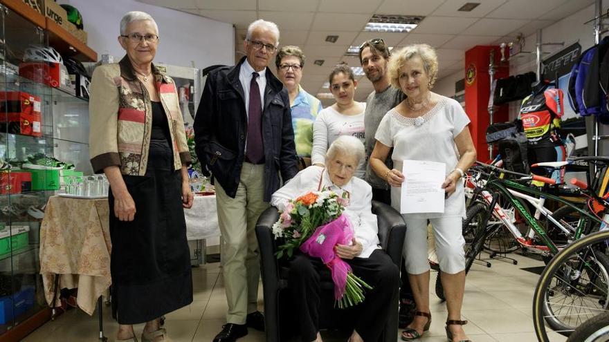 L&#039;Ajuntament felicita una àvia centenària