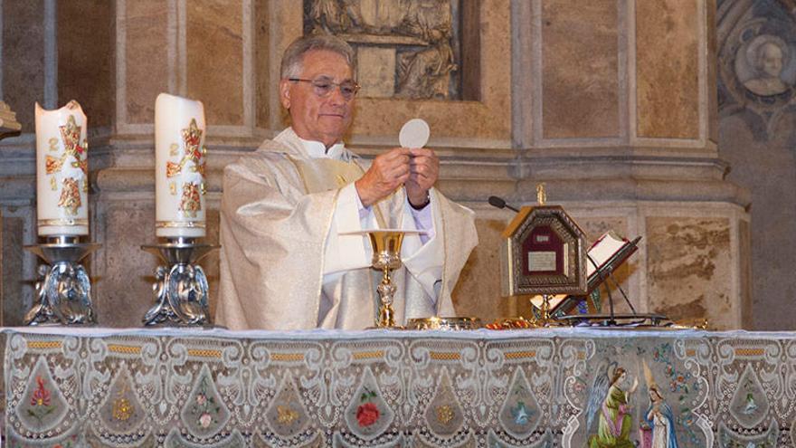 El párroco fallecido, Vicente Ferrer Beta.