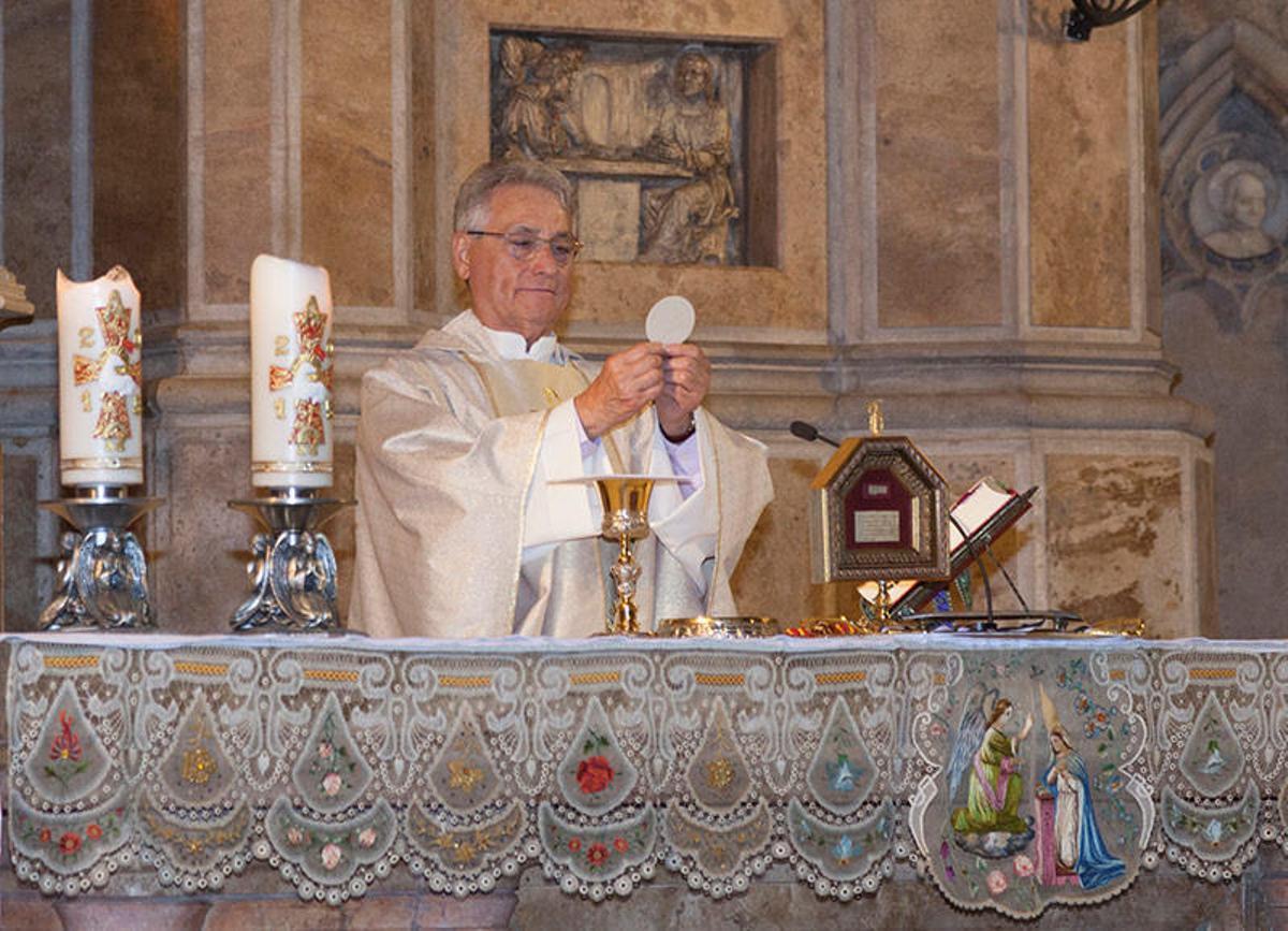 El párroco fallecido, Vicente Ferrer Beta.