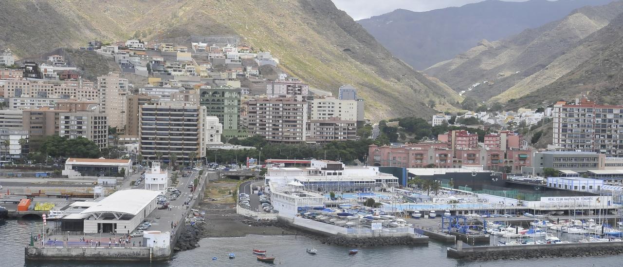 Zona de Muelle Norte, en el Puerto de Santa Cruz de Tenerife.