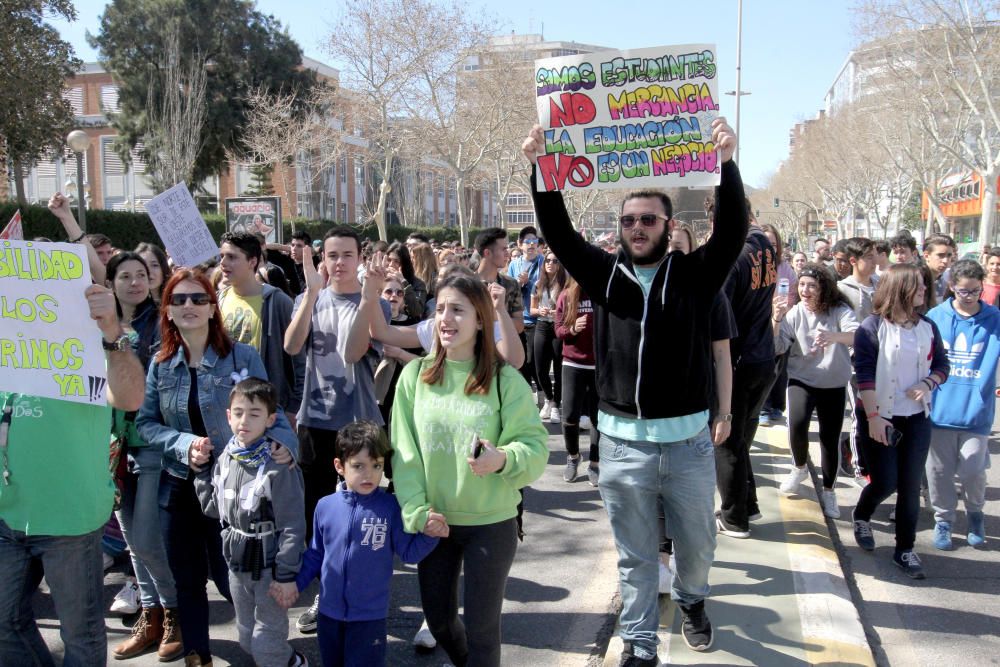 Protestas en defensa de la escuela pública en Cartagena