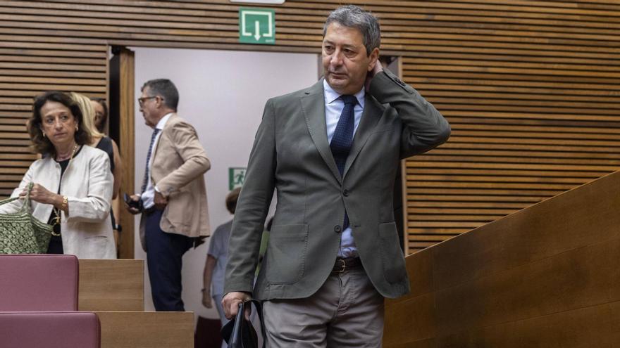 Vicente Barrera, al llegar a la que fue su última sesión de control en las Corts en julio.
