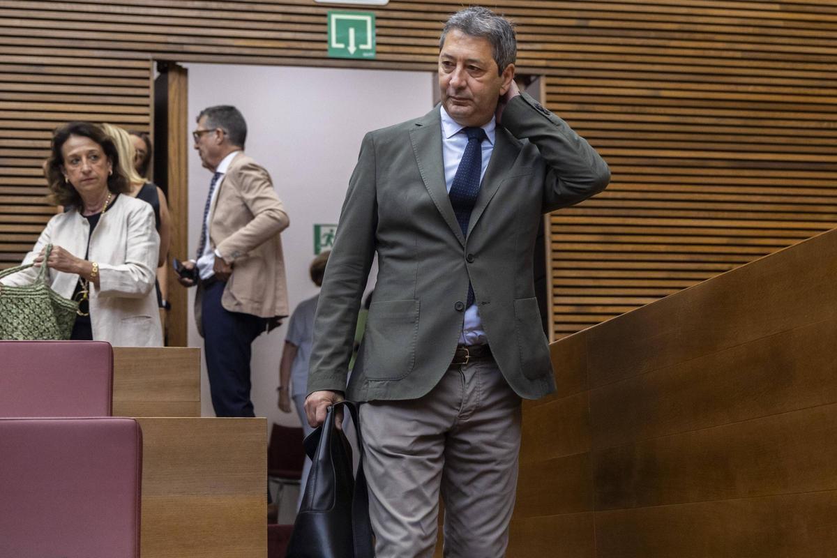 Vicente Barrera, al llegar a la sesión de control del pasado jueves en Corts.