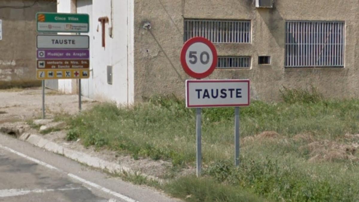 Entrada al municipio de Tauste.