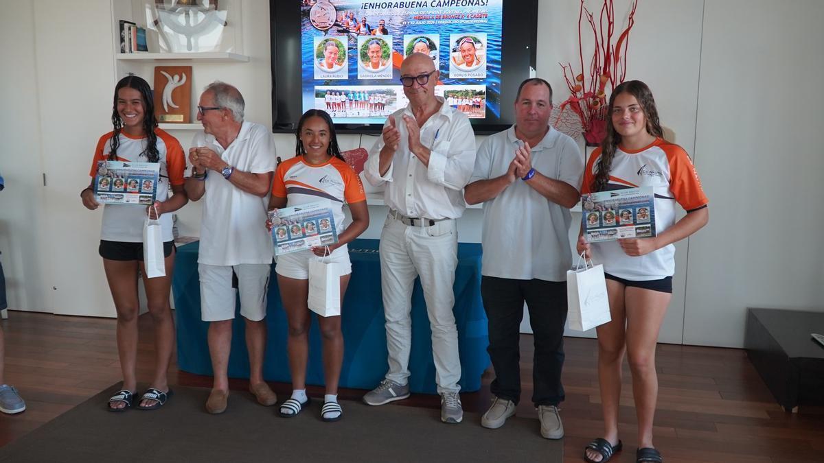 Foto de grupo del homenaje