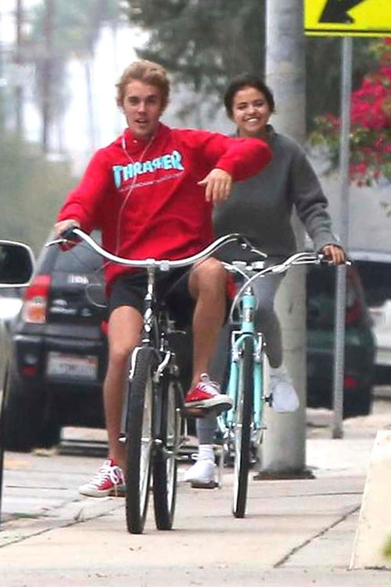 Justin Bieber y Selena Gomez en modo 'Verano azul'