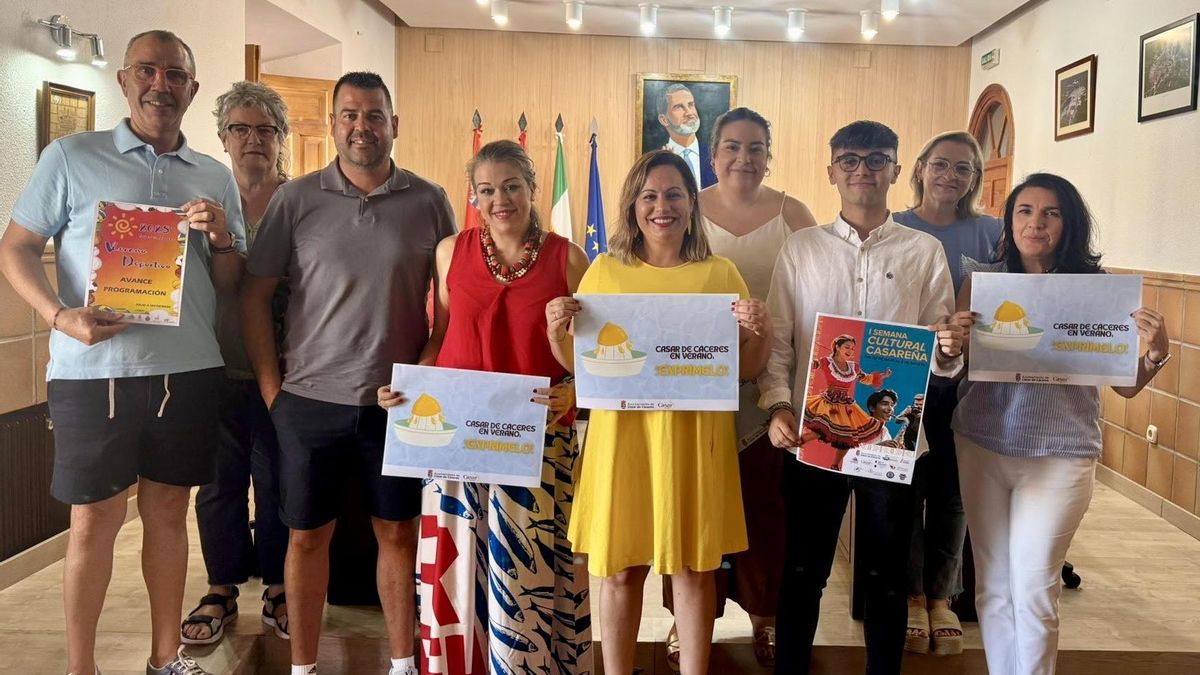 Presentación del programa 'Casar de Cáceres en Verano: ¡Exprímelo!'