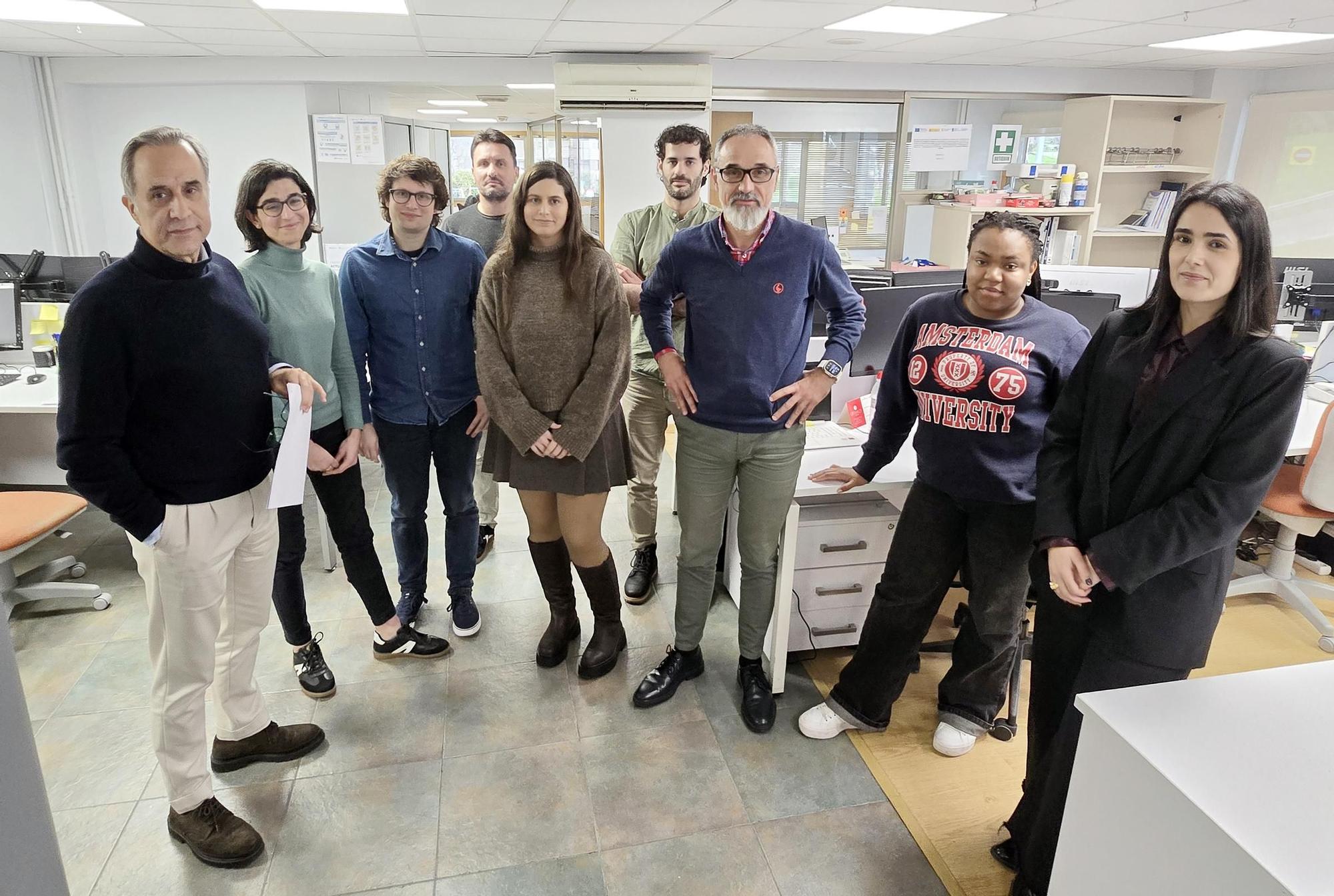 El equipo de la viguesa Ideara Investigación, ayer en sus oficinas de Isaac Peral