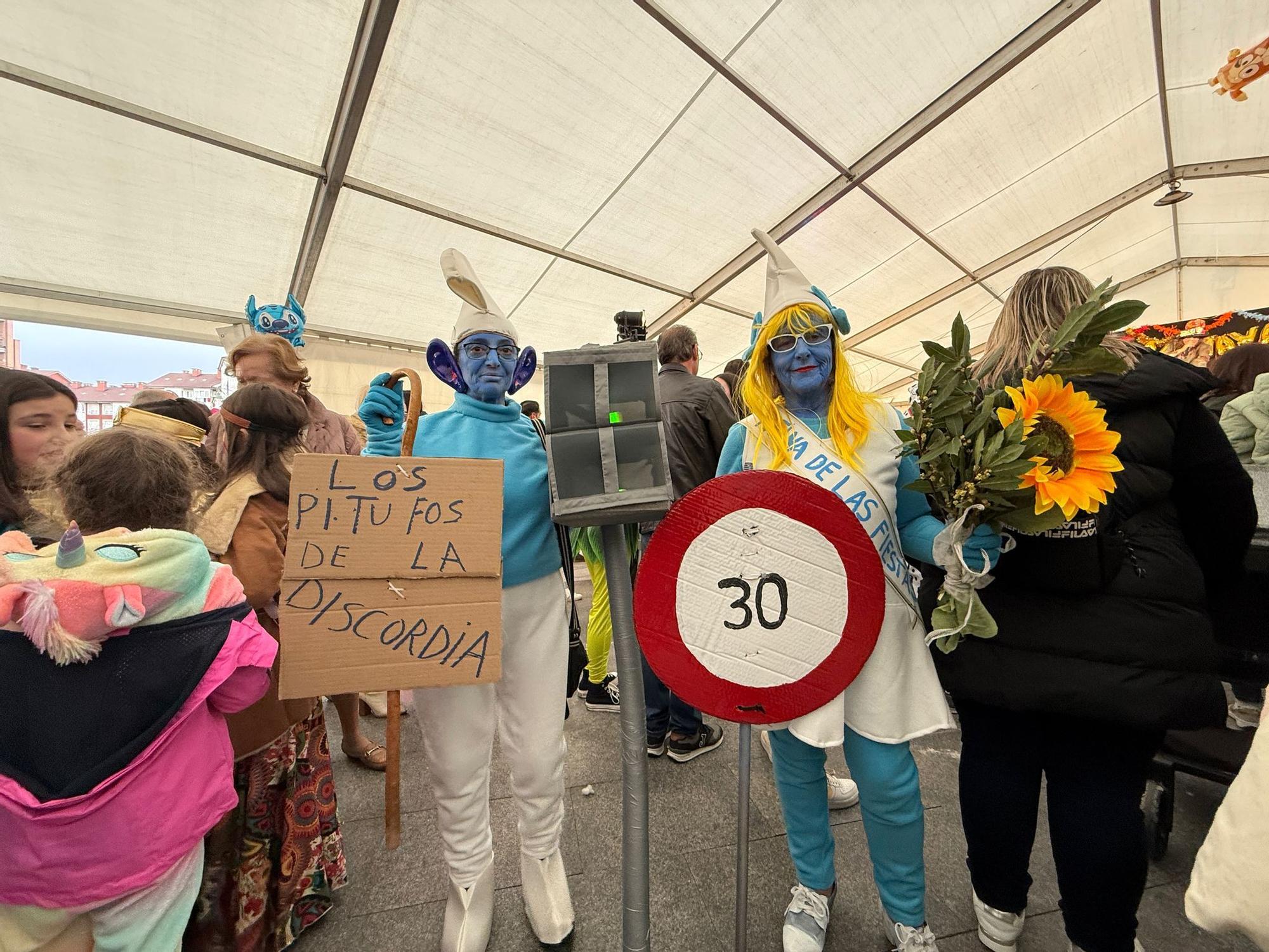 Lugones despide con desfile, música y chocolatada su carnaval