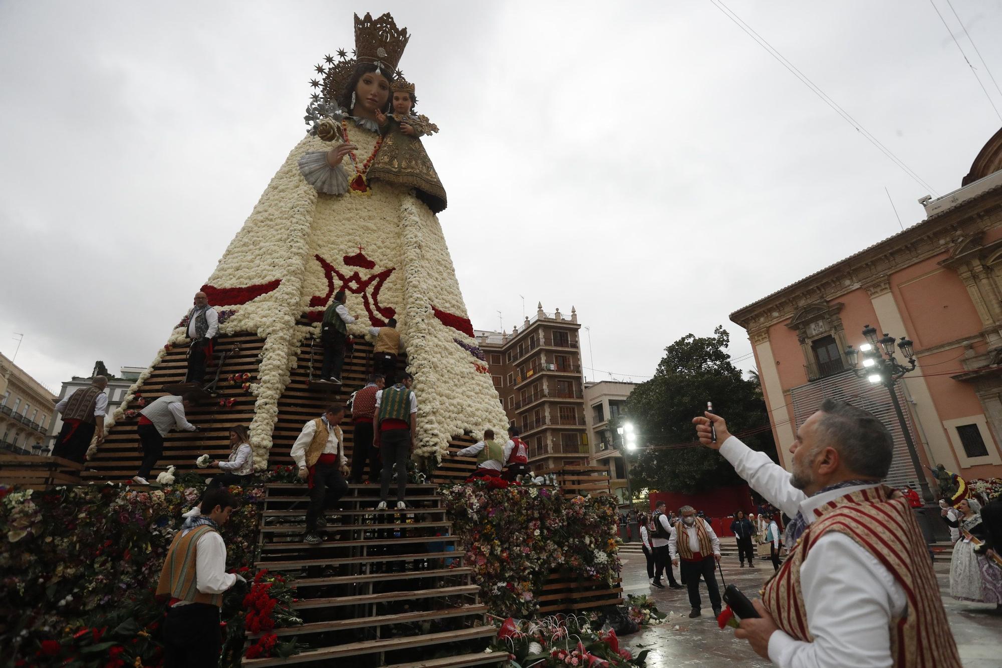 Búscate en el segundo día de ofrenda por la calle de la Paz (entre las 18:00 a las 19:00 horas)