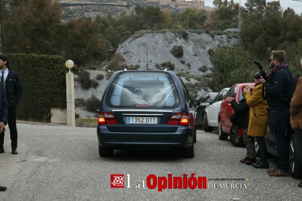 Familiares y amigos dan el último adiós a José Antonio Pujante en el tanatorio Lázaro de Lorca