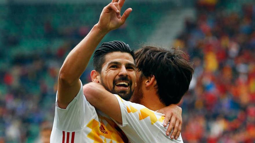 Nolito celebra uno de sus goles ante Bosnia. // Arnd Wiegmann