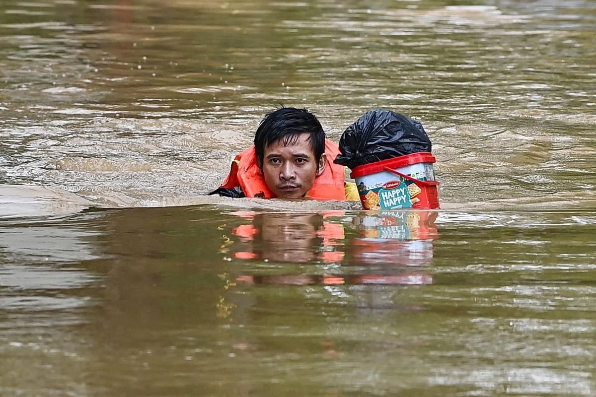 El tifón Yagi deja casi 100 muertos en Vietnam