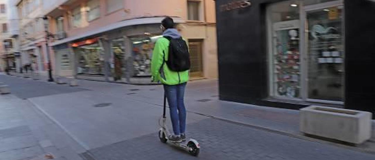 Gandia reclama que se regule a nivel nacional el uso de patinetes eléctricos