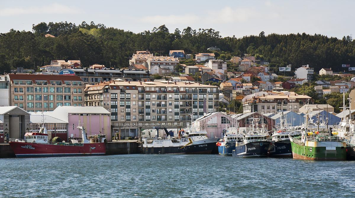 Las casas de pescadores frente al puerto de Ribeira