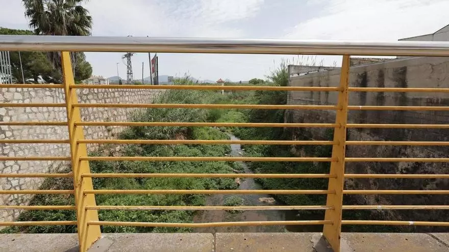 Las obras de traslado del Pont de Xàtiva eliminarán un punto crítico en el barranco de la Casella de Alzira