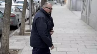 El juez ve posibles vejaciones en algunos mensajes de Koldo a su exmujer y abre una investigación
