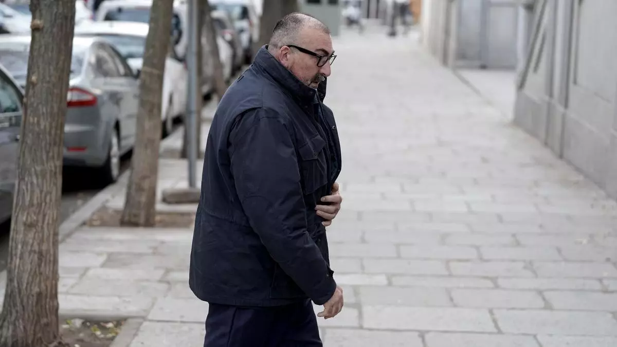 El juez ve posibles vejaciones en algunos mensajes de Koldo a su exmujer y abre una investigación