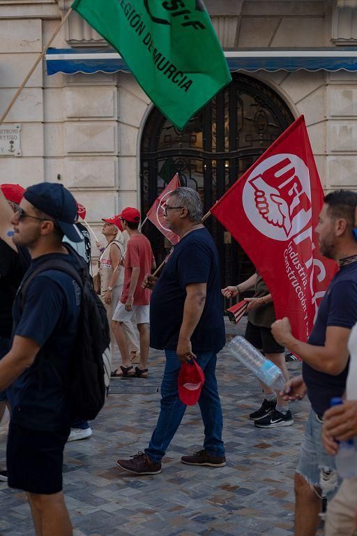 La protesta de las empresas auxiliares de Cartagena, en imágenes