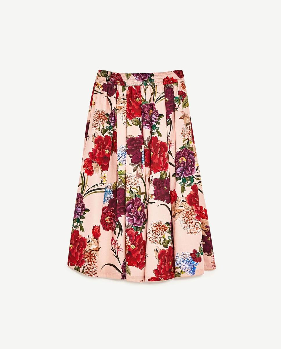 Falda plisada de flores de Zara